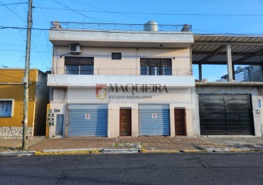 VENTA EN BLOCK-CASA EN DOS PLANTAS -SON 3 PH VIVIENDAS Y LOCAL COMERCIAL-COCHERA-TERRAZA