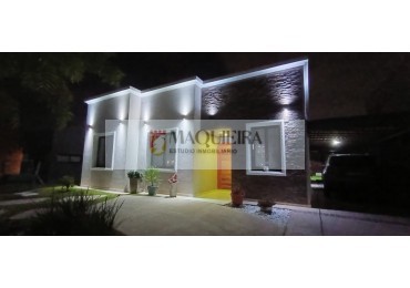 Casa -VENTA-Pilar del Este-Barrio San Alfonso-3 dorm(1suite-vestidor)-Parrilla.Pileta y cochera.Posib. compra con muebles.